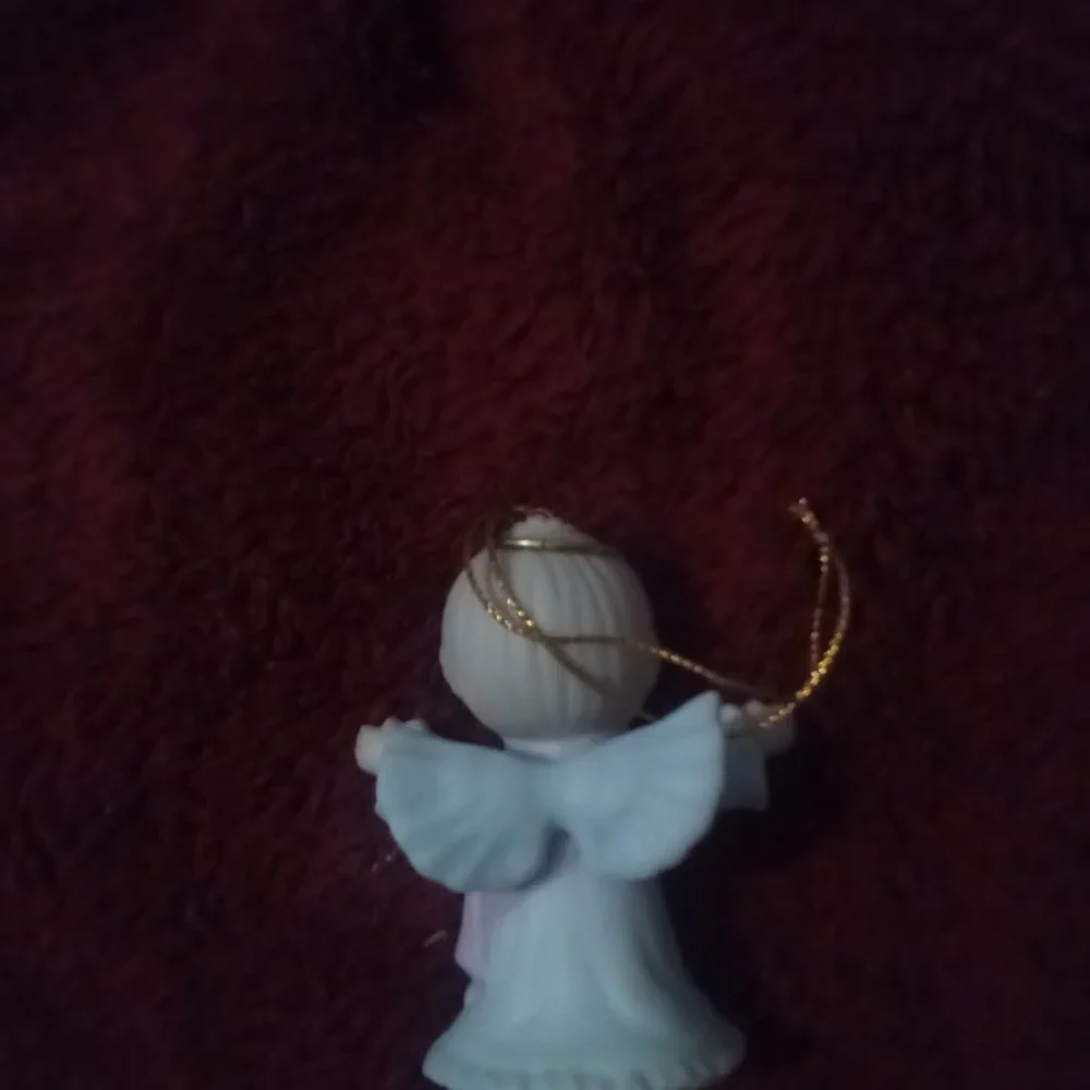 👵Looks new VINTAGE PRECIOUS MOMENTS ANGEL ORNAMENT